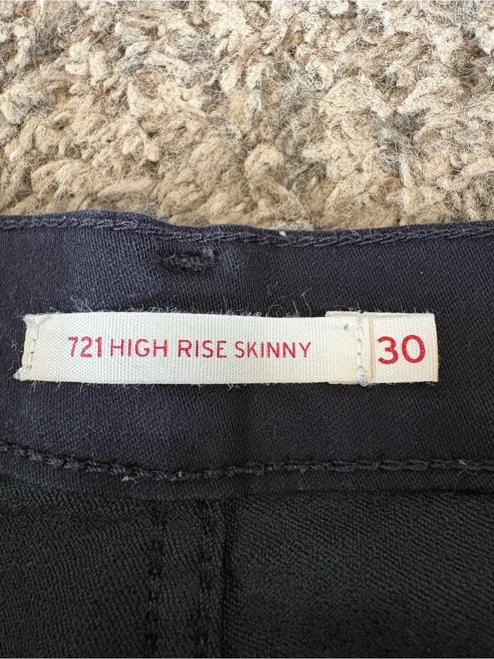 Levi's Women's Skinny Jeans - Solid Black Stretch - Picture 3 of 6